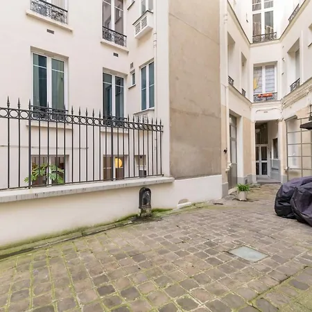 아파트 Beautiful & Modern 1bd Flat Near Montmartre 파리